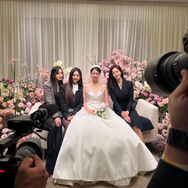 '황재균♥' 지연 "효민·큐리·함은정, 울지 말라던 언니들…3단 콤보로 눈물 공격"