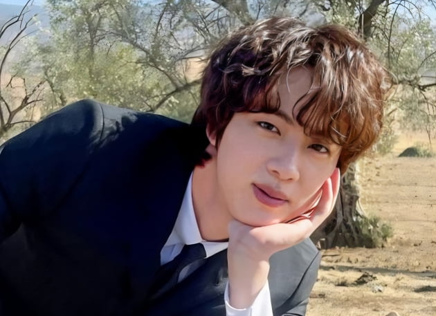 '최강 파워' 방탄소년단 진 'The Astronaut' 스포티파이 7800만 돌파...한국 솔로 최단