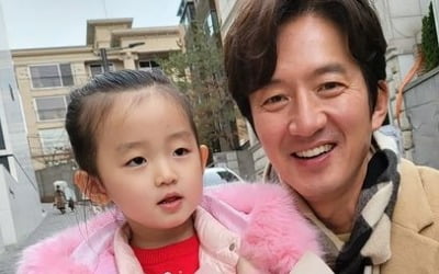 이하정 딸 유담, 같은 꽃다발 준비한 엄마 보다 아빠?…♥정준호 딸바보 될 수 밖에