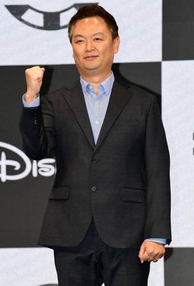[TEN 포토] 강윤성 감독 '드라마 '카지노' 기대해주세요'