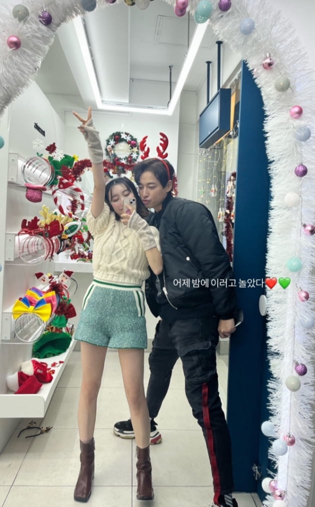 아야네, 한파 왔는데 팔·다리 다 노출…'14살 연상' ♥이지훈 옆 착붙