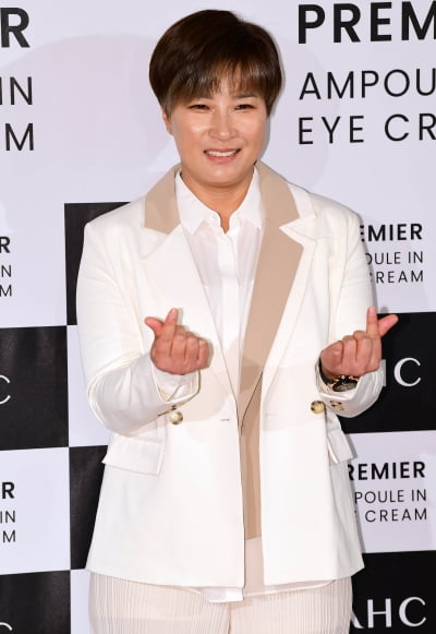 [TEN 포토] 박세리 '우아한 하트'