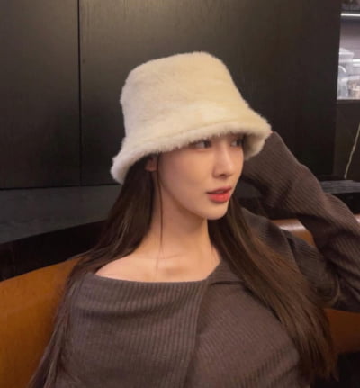 '남희두♥' 이나연, 쇄골에 물 고이겠어…오프숄더 입고 청량한 미모