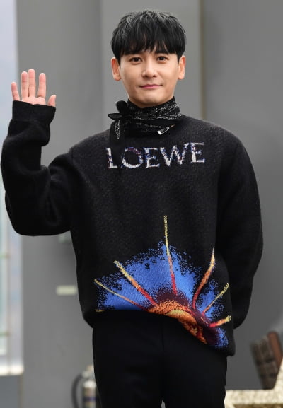 [TEN 포토] 크러핀 태형 '오랜만에 인사드려요'