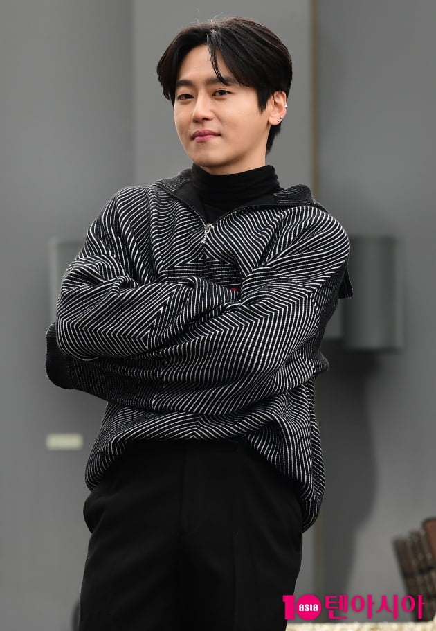 [TEN 포토] 크러핀 하용 '게릴라 콘서트로 만나요'