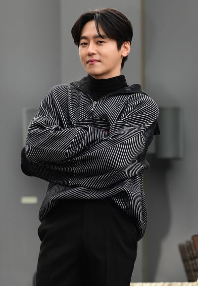 [TEN 포토] 크러핀 하용 '게릴라 콘서트로 만나요'