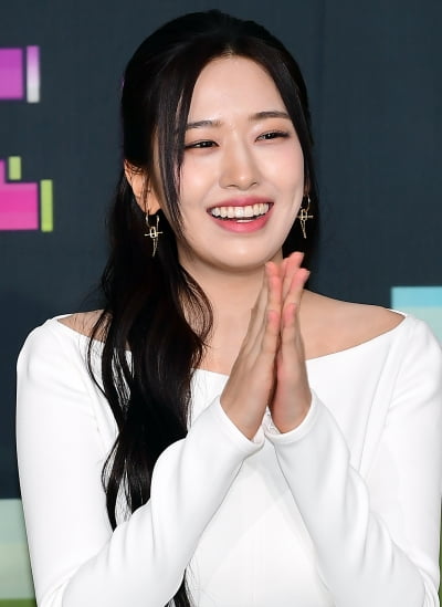 [TEN 포토] 아이브 안유진 '미소에 빠져든다'