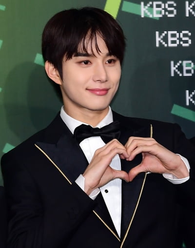 [TEN 포토] NCT127 도영 '매력적인 보조개 미소'