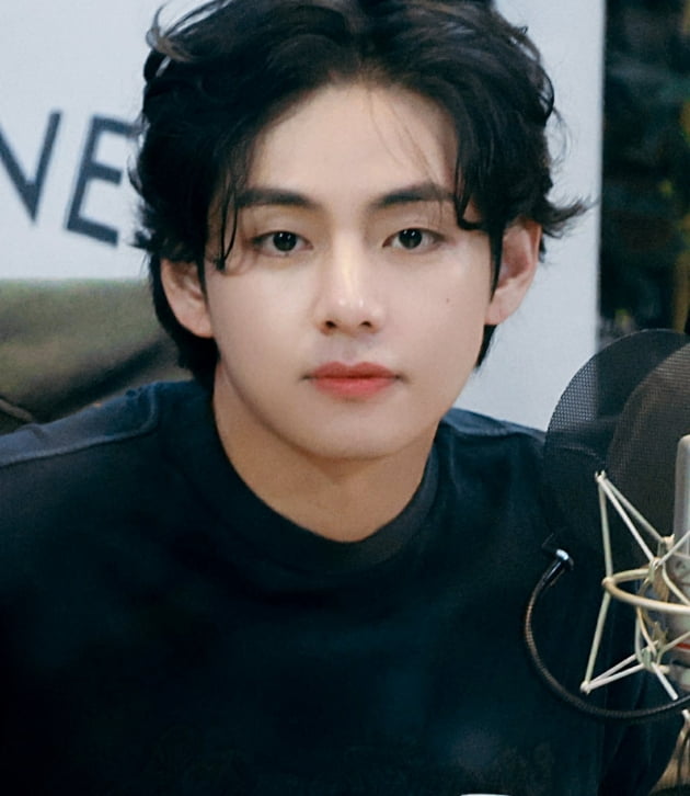 방탄소년단 뷔, M라디오 "겨울 곰디가 뜨는 밤 기다려" 별밤지기 DJ기대