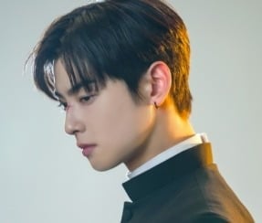 차은우, 검을 든 구마사제…'얼굴 천재'의 역대급 비주얼