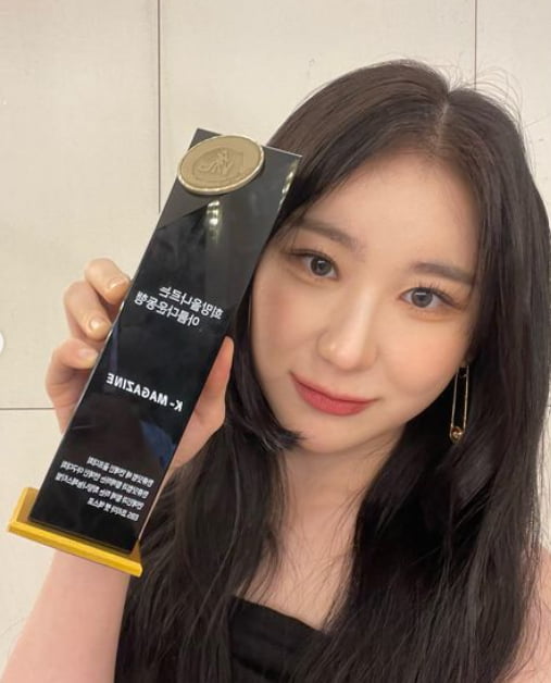 이채연, '대상 가수'의 위엄…'스우파' 멤버들도 축하 의리