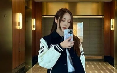 '타일러권♥' 제시카, 120만원대 명품 C사 플랫 슈즈 신고 찰칵 "귀엽게"