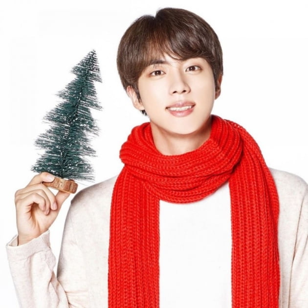 방탄소년단 진, 머플러가 잘 어울리는 포근한 매력의 스타 1위
