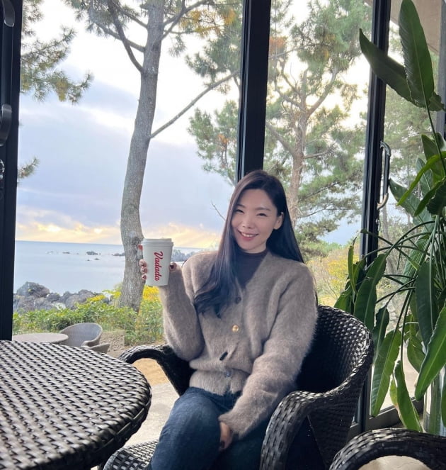 '♥윤남기와 재혼' 이다은, 깜찍 명품백 메고 외출 "가족과 별일 없이 지내는 것에 감사"