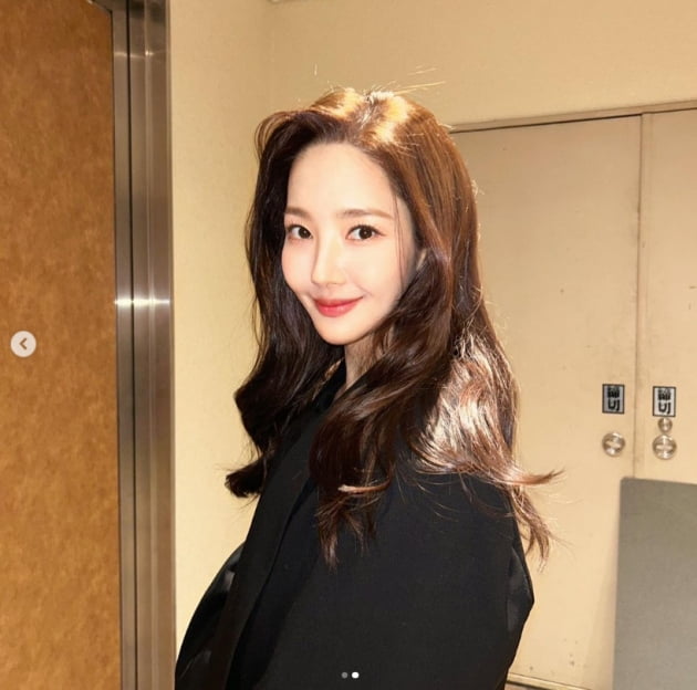 박민영, 압도적 우아美...더 슬림해진 비주얼