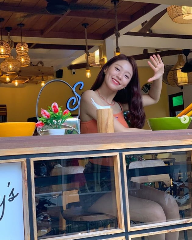 설현, 발리에서 힐링중...빛나는 미소