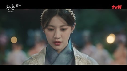 [종합] 이재욱, 정소민 그리워하다 눈물…위로해준 고윤정과 키스 ('환혼2')