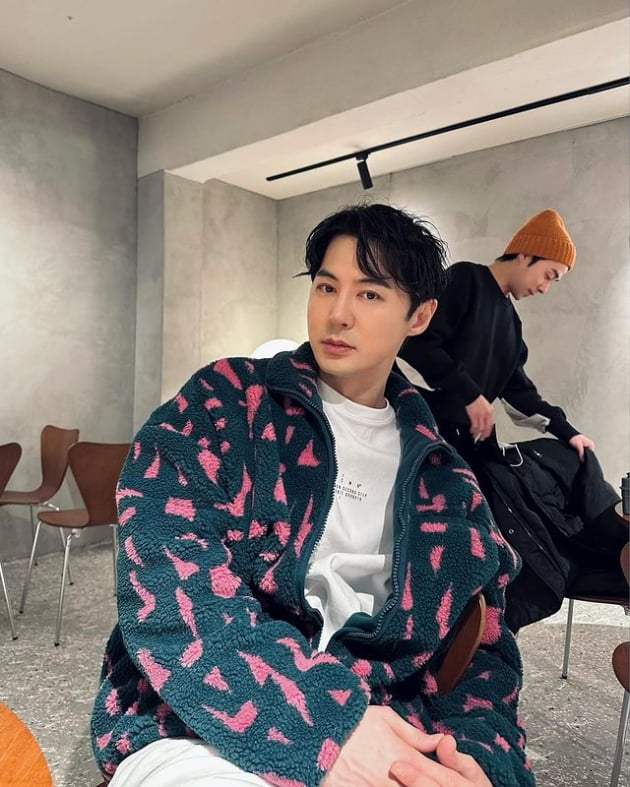 류이서, ♥전진 꼬옥 끌어안고 화보 찍는 줄…여전히 달콤한 신혼