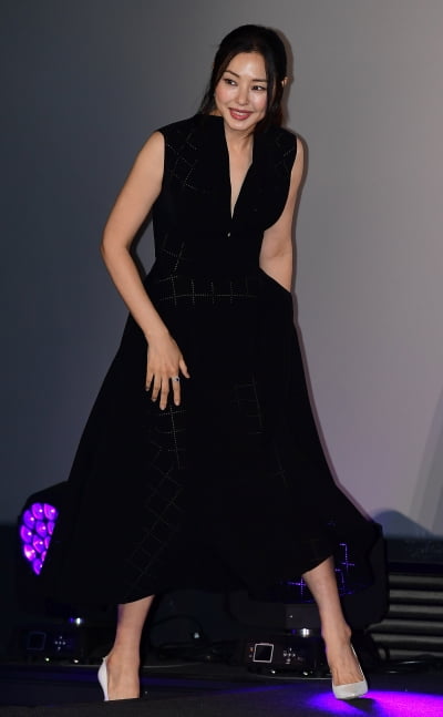 [TEN 포토] 이하늬 '아름다운 발걸음'