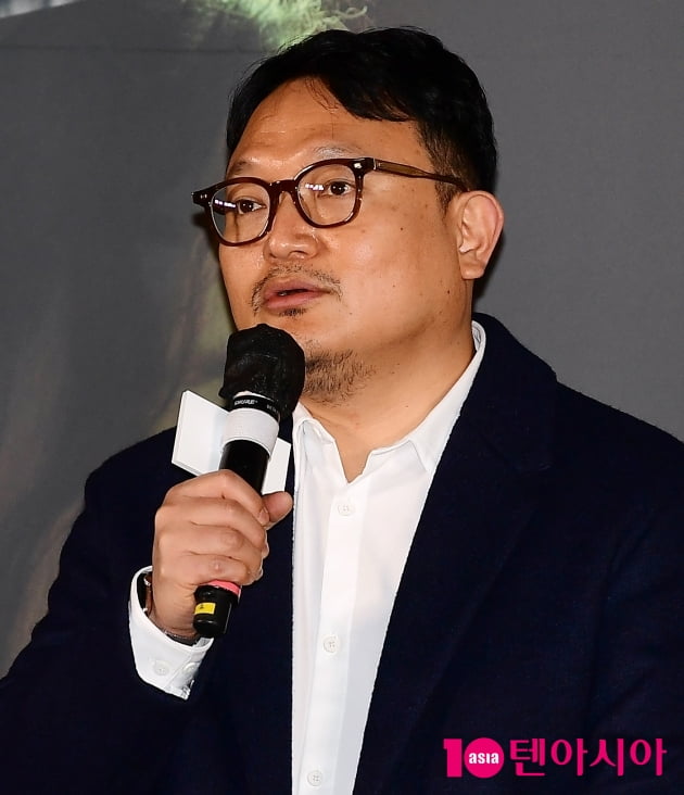 [TEN 포토] 이해영 감독 '점 이하늬로 시작해서 유령을 완성했다'