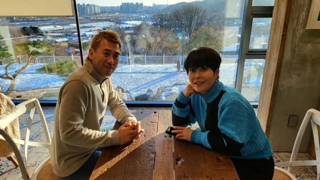 조혜련, ♥김수연 위해 김병지가 오픈한 으리으리 카페 방문…'골때녀' 의리