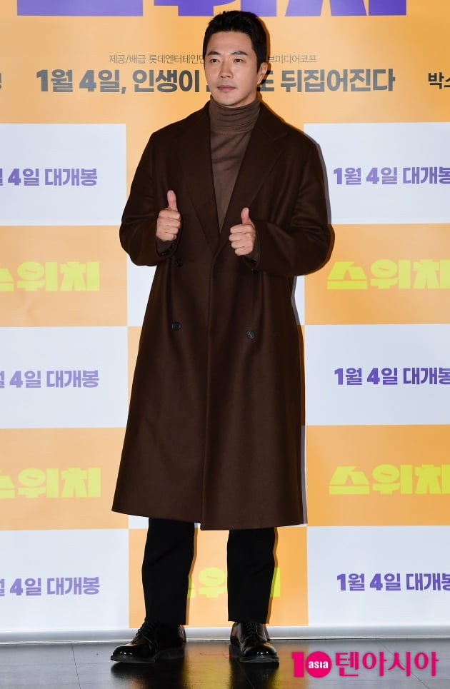 [TEN 포토] 권상우 '영화 '스위치' 엄지척'