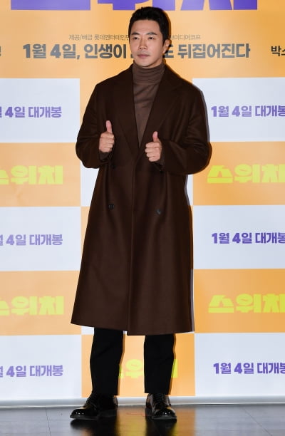 [TEN 포토] 권상우 '영화 '스위치' 엄지척'