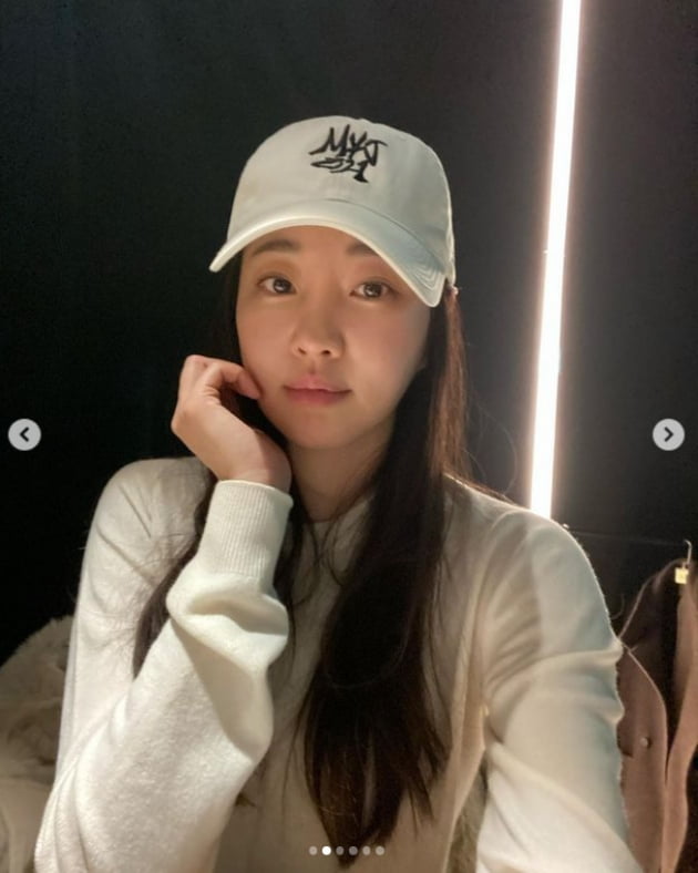 김사랑, 수수한 화장에도 빛나는 미모...45세라니 최강동안