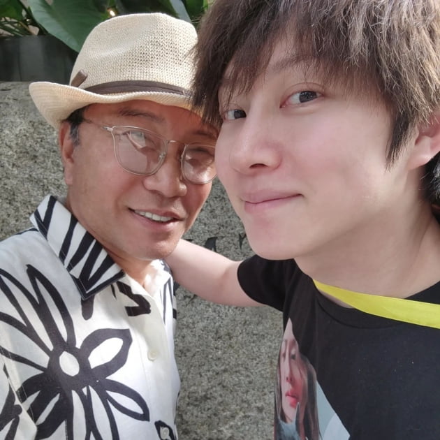 김희철, 20살→40살 인생의 반을 SM과 함께 "우리들의 영원한 프로듀서 이수만"