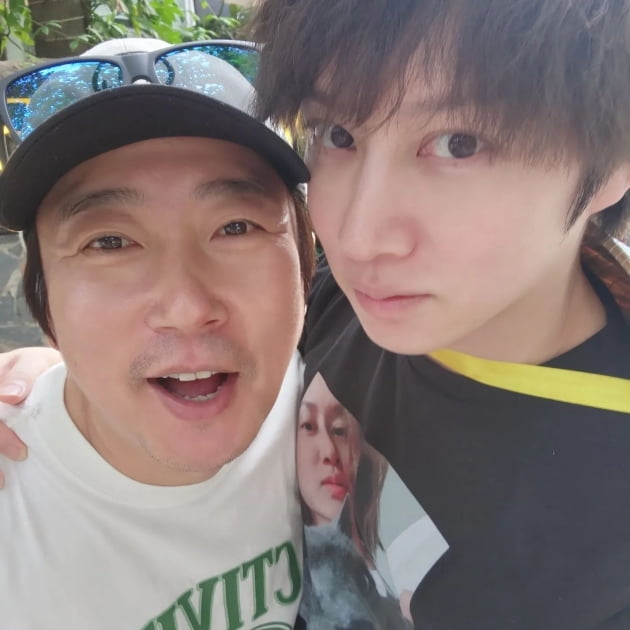 김희철, 20살→40살 인생의 반을 SM과 함께 "우리들의 영원한 프로듀서 이수만"