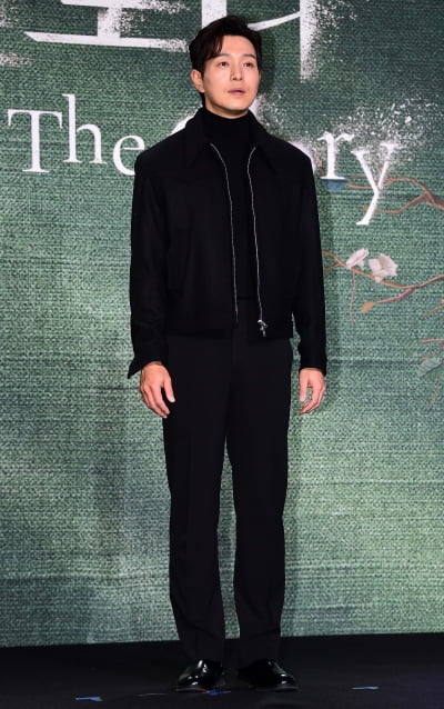[TEN 포토] 정성일 '더 글로리 기대하세요'