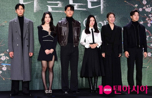 [TEN 포토] 박성훈-임지연-이도현-송혜교-염혜란-정성일 '완벽한 캐스팅'