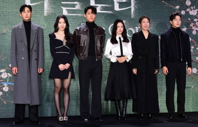 [TEN 포토] 박성훈-임지연-이도현-송혜교-염혜란-정성일 '완벽한 캐스팅'
