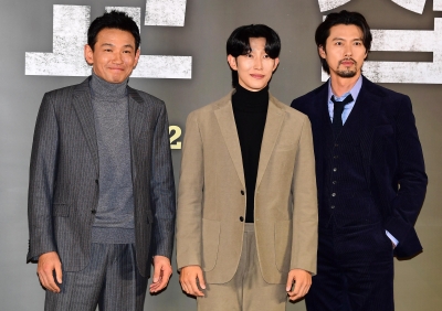 [TEN 포토] 황정민-강기영-현빈 '영화 '교섭' 주역들'