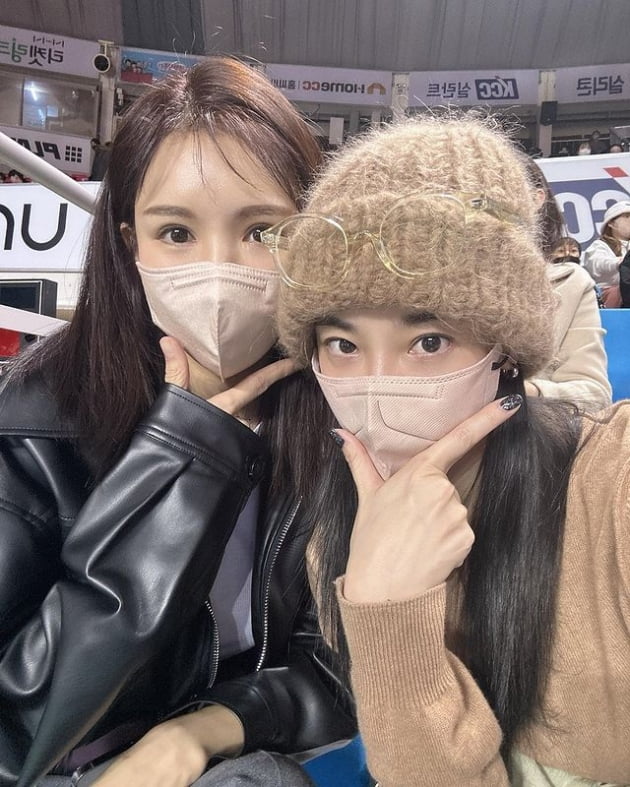 '정창영♥' 정아, 이주연과 농구장 데이트 "성숙해진 서로를 느낀 시간"