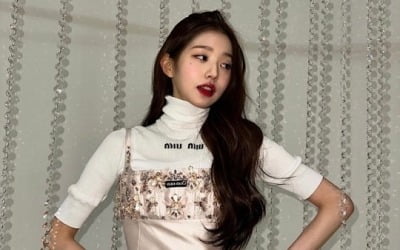장원영, 인형 같은 비주얼에 한 컷…'독보적 미모' 눈길