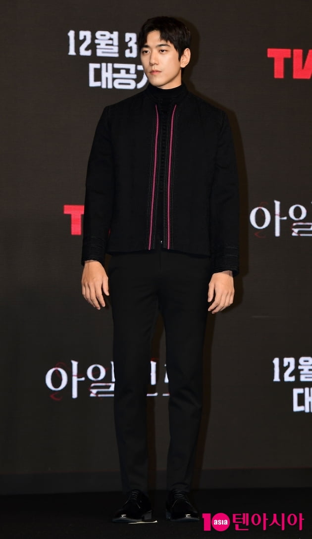 [TEN 포토] 성준 '카리스마 눈빛'