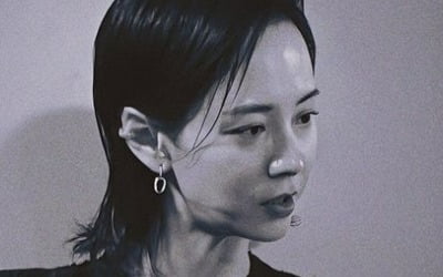 송지효, 흑백 필터도 가리지 못하는 강렬함…오늘도 멋쁨 매력