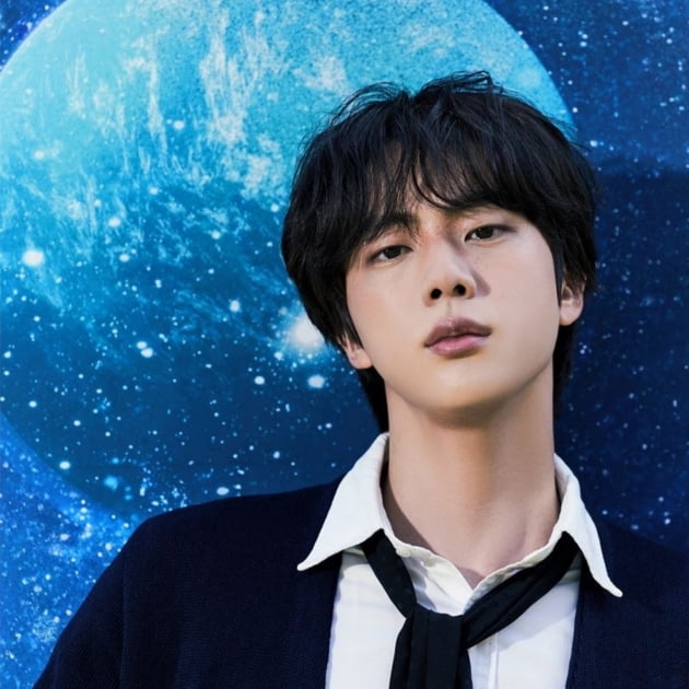 방탄소년단 진 ‘The Astronaut’, 美저명 저널리스트가 선정한 2022 베스트 케이팝 송