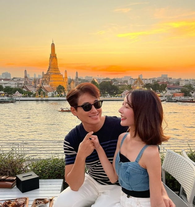 아야네, ♥이지훈과 태국 4성급 호텔서 즐긴 야경…새벽사원이 한 눈에