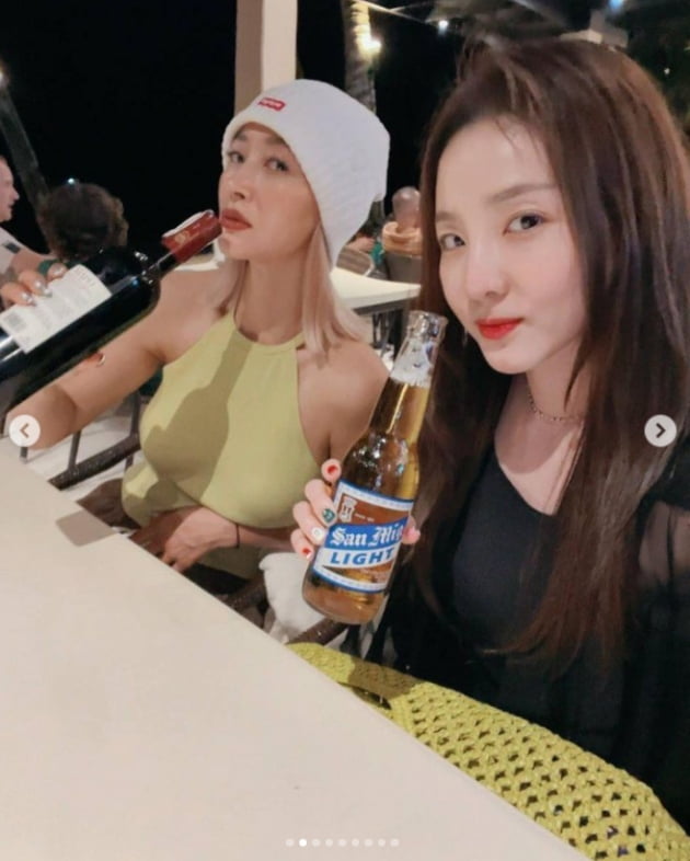 산다라박, 군살 없는 몸매...황보랑 필리핀에서 힐링중