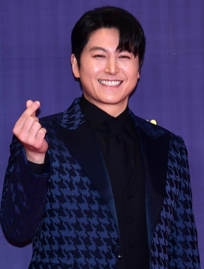 [TEN 포토] 류수영 '요리 열정남'