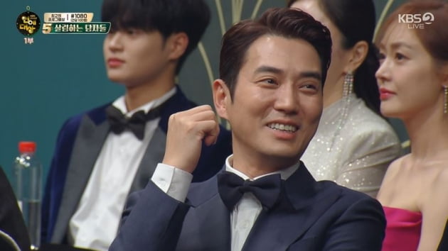 박주호, 암 투병 중인 안나 언급 "올해 힘들었다, 참고 이겨준 아내 고마워" ('2022 KBS 연예대상')