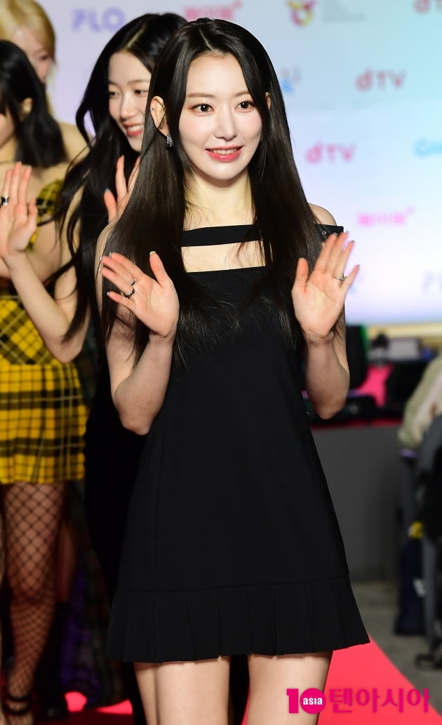[TEN 포토] 르세라핌 사쿠라 '초롱초롱'