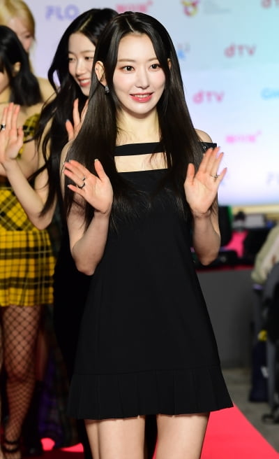 [TEN 포토] 르세라핌 사쿠라 '초롱초롱'