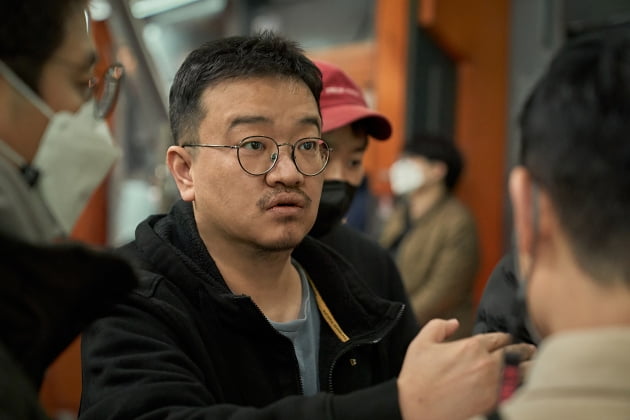 '정이' 연상호 감독 "SF 장르의 시각적 스펙터클을 결합하고 싶었다"