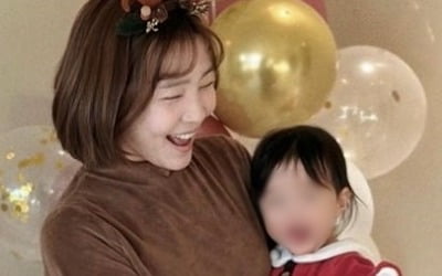 '임성빈♥' 신다은, 아들 친구 가족과 조촐한 X-MAS "흔들어 재껴야 하는데…"