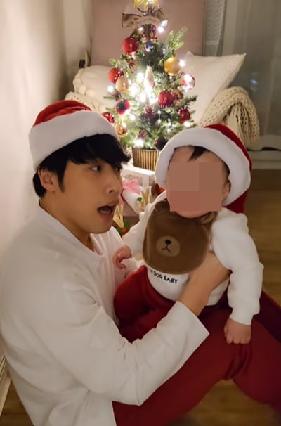 '우혜림♥' 신민철, 완벽한 아들 바보…시밀러룩까지 입고 메리 크리스마스