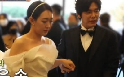 [종합] 최성국, ♥24살 연하와 웨딩플래너 없이 결혼식…취재 인파에 '보드가드 자처'('조선의 사랑꾼')