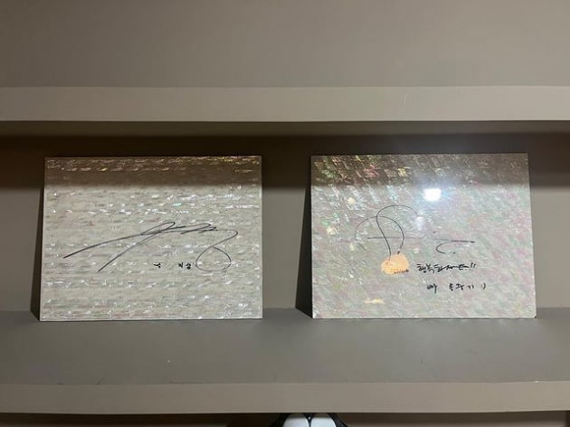 김민지, 한국 전통 공예품에 푹…나란히 걸린 ♥박지성·송중기 사인 발견 "반가움"